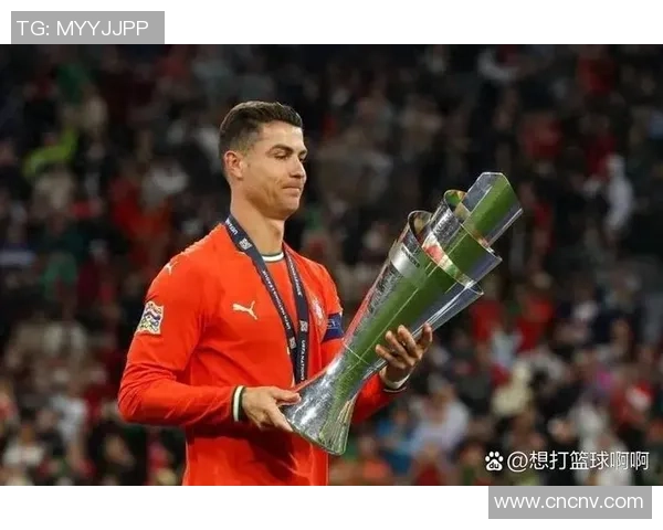 如今的足球明星小罗如何在绿茵场上书写传奇与荣耀