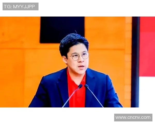 霍启刚盛装出席为足球明星颁奖典礼传递体育精神与荣耀